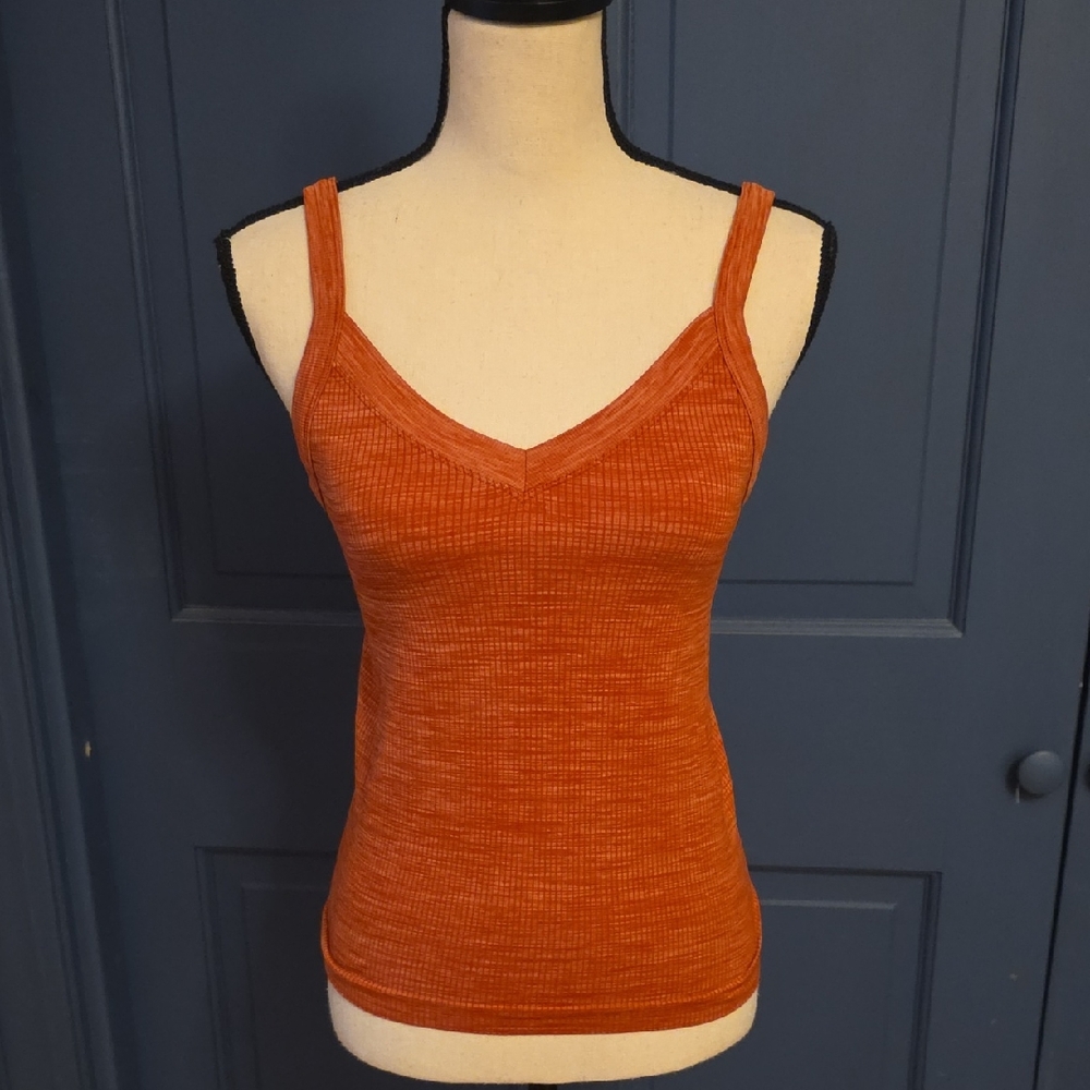 Athleta Ribbed V-Neck Cropped Tank Top in Heathered Red Sz Small